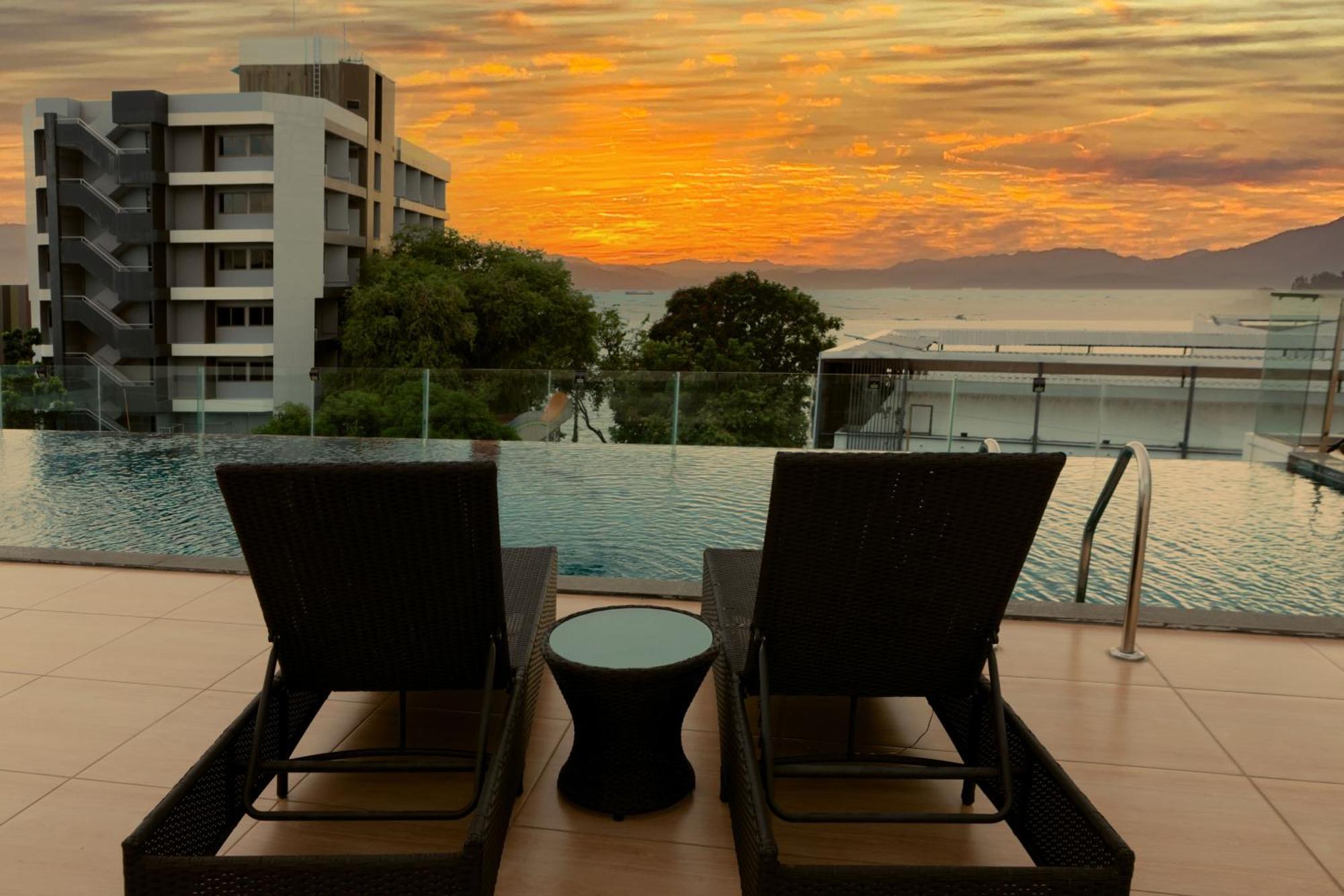Karin Hotel & Service Apartment - Sha Extra Plus Si Racha Exteriér fotografie