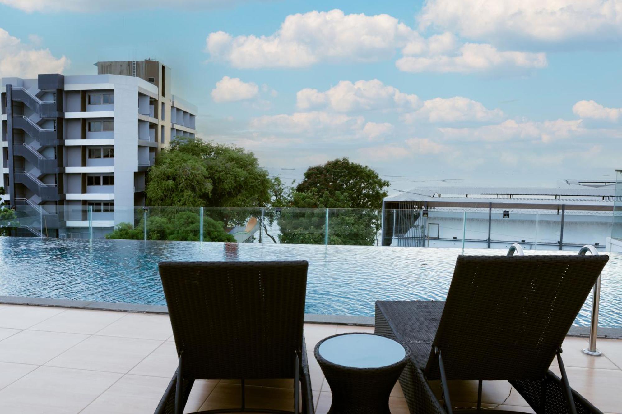 Karin Hotel & Service Apartment - Sha Extra Plus Si Racha Exteriér fotografie